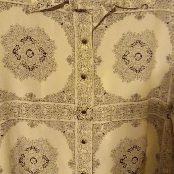 Ladies button down blouse size 12 .100%Polyester black &white - Picture 2 of 3